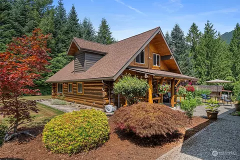 181 Hanstad Creek Rd, Morton, WA 98356
