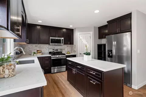 Kitchen - 13404 32nd Dr SE, Mill Creek, WA 98012 photo 3 of 4
