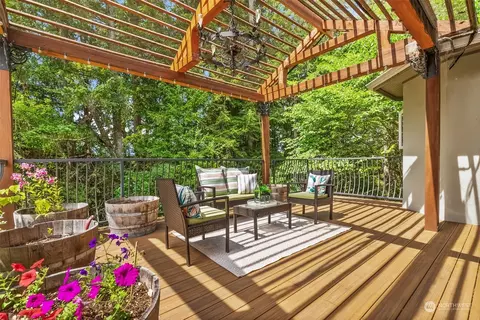 9727 Crescent Valley Dr NW, Gig Harbor, WA 98332