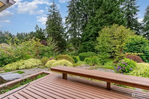 Exterior - 2304 141st Pl SE, Mill Creek, WA 98012 photo 4 of 8