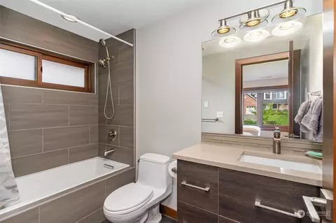 Bath - 2304 141st Pl SE, Mill Creek, WA 98012 photo 4 of 4