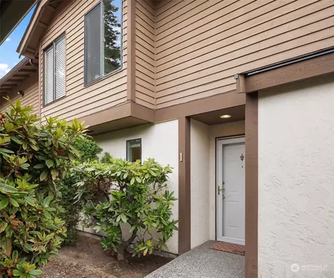 8009 NE 177th Ct #1, Kenmore, WA 98028