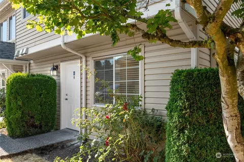 2100 S 336th St #K6, Federal Way, WA 98003