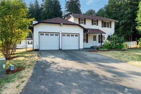 7243 Stanford Ct NW, Bremerton, WA 98311