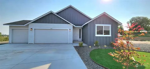484 N Ruddy St, Moses Lake, WA 98837