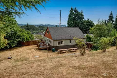 Exterior - 5530 S 3rd Ave, Everett, WA 98203 photo 11 of 12