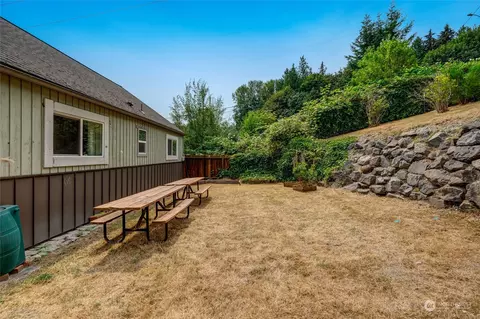 Exterior - 5530 S 3rd Ave, Everett, WA 98203 photo 9 of 12