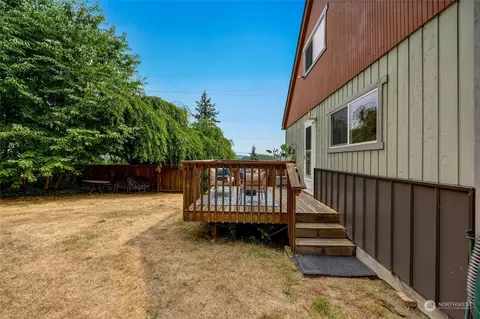 Exterior - 5530 S 3rd Ave, Everett, WA 98203 photo 7 of 12