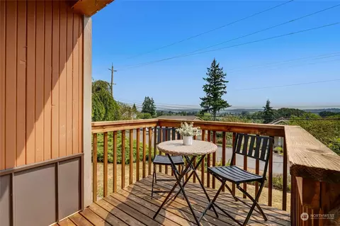 Exterior - 5530 S 3rd Ave, Everett, WA 98203 photo 4 of 12