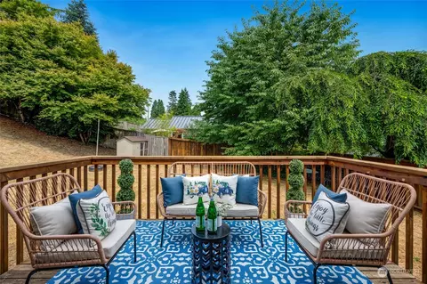 Exterior - 5530 S 3rd Ave, Everett, WA 98203 photo 5 of 12
