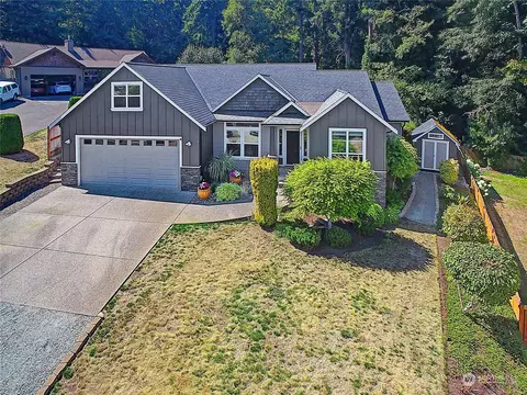 27 Arapaho Pl, Camano Island, WA 98282