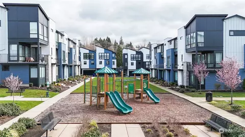 21721 SE 24th Ave SE #B, Bothell, WA 98021