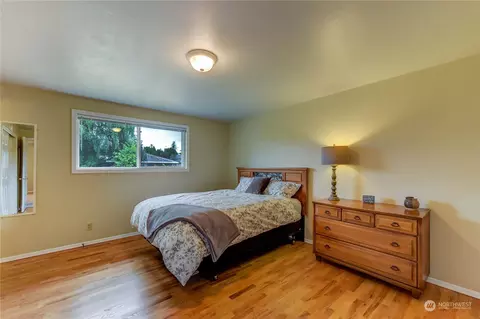 Bedroom - 8414 Maple Ln, Edmonds, WA 98026 photo 1 of 5