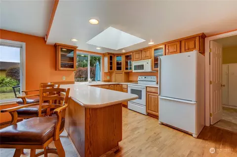 Kitchen - 8414 Maple Ln, Edmonds, WA 98026 photo 2 of 3
