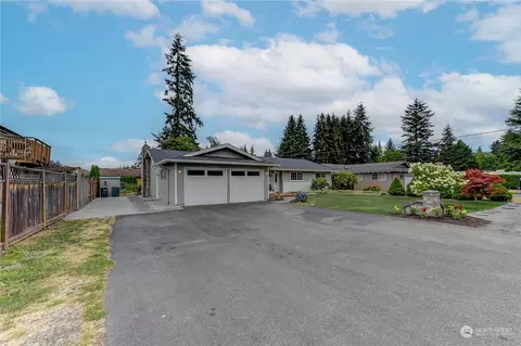 Exterior - 8414 Maple Ln, Edmonds, WA 98026 photo 8 of 8