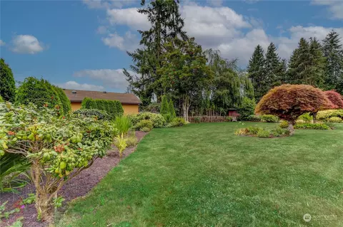 Exterior - 8414 Maple Ln, Edmonds, WA 98026 photo 6 of 8