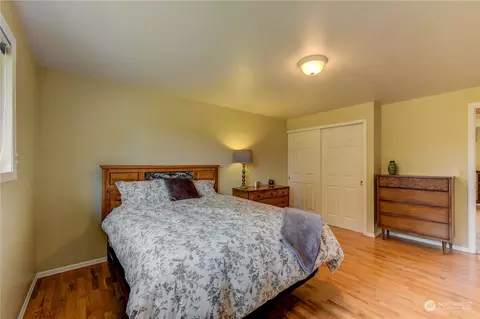 Bedroom - 8414 Maple Ln, Edmonds, WA 98026 photo 2 of 5
