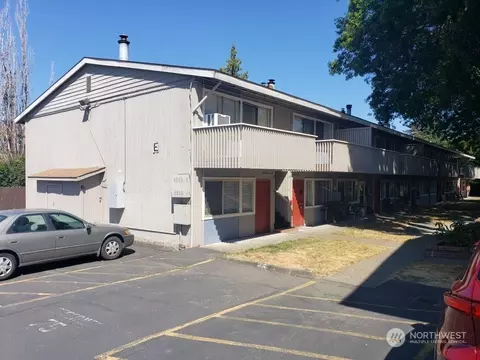 9623 S 248th St #E14, Kent, WA 98030