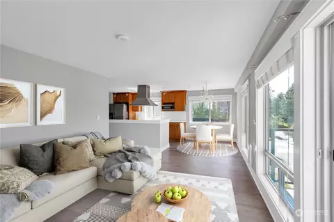 3212 81st Pl SE #C202, Mercer Island, WA 98040