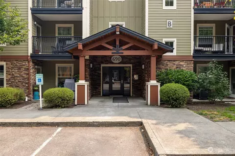 690 32nd St #B207, Bellingham, WA 98225