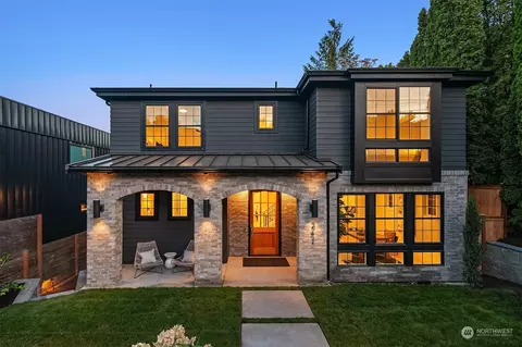 241 6th Ave, Kirkland, WA 98033