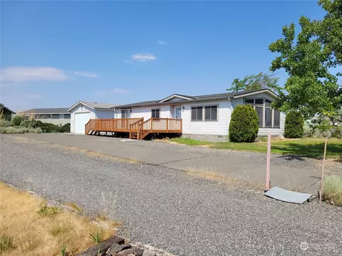 406 Apple Pl SW, Mattawa, WA 99349