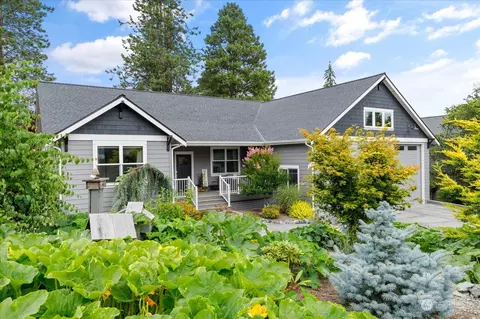 2405 Discovery Pl, Langley, WA 98260