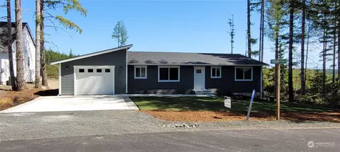 131 E Hemlock Ln, Union, WA 98592