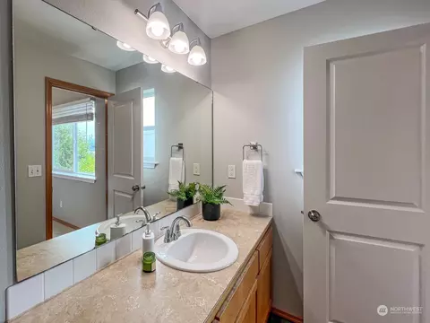 566 E Marine View Dr #B, Everett, WA 98201 photo 32