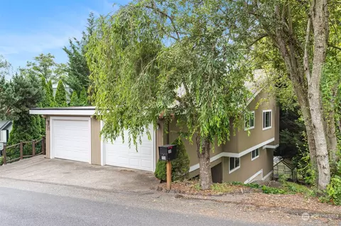 359 SE Parkhill Dr, Chehalis, WA 98532