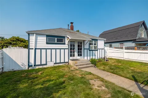 211 E Victoria Ave, Burlington, WA 98233