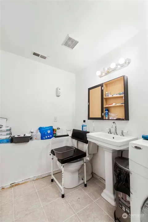 Bath - 19217 10th Ave E, Spanaway, WA 98387 photo 3 of 3
