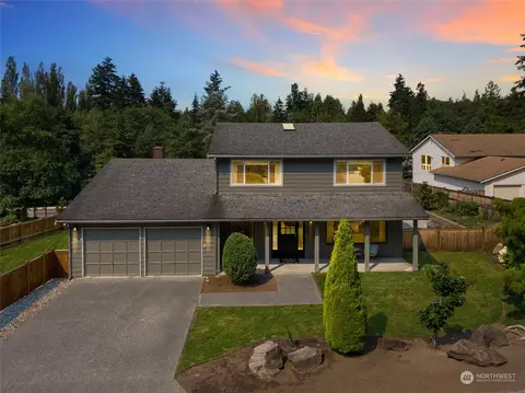 19205 35th Pl NE, Lake Forest Park, WA 98155
