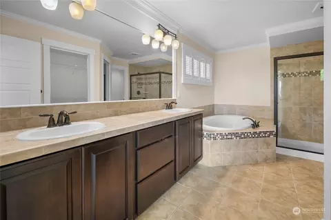 Bath - 3110 216th Pl SE, Bothell, WA 98021 photo 2 of 3