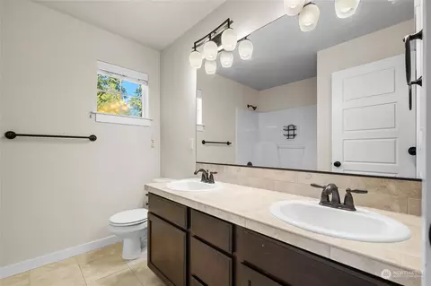 Bath - 3110 216th Pl SE, Bothell, WA 98021 photo 3 of 3