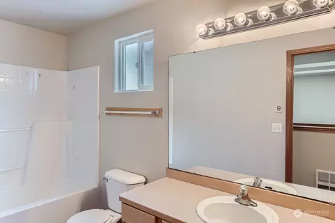 Bath - 825 183rd Pl SE, Bothell, WA 98012 photo 4 of 4