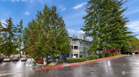 300 N 130th St #2111, Seattle, WA 98133