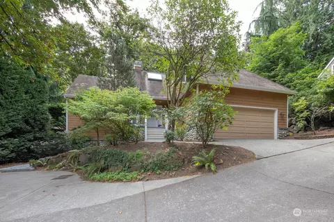 4233 NE 92nd St, Seattle, WA 98115