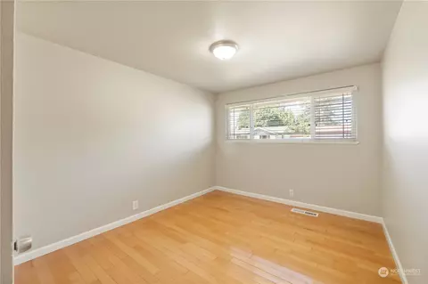 Bedroom - 1163 Garfield St, Enumclaw, WA 98022 photo 3 of 3