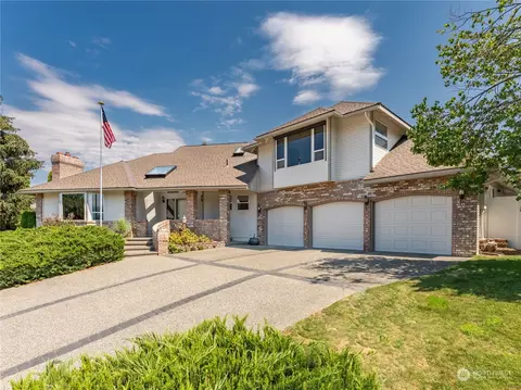 2055 Autumn Dr, East Wenatchee, WA 98802