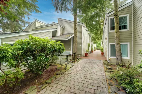 7901 196th St SW #4, Edmonds, WA 98026