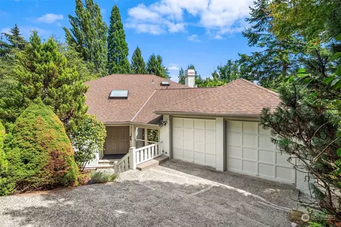16010 36th Ave NE, Lake Forest Park, WA 98155