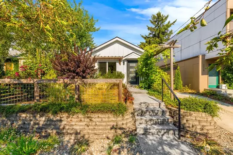 8030 Meridian Ave N, Seattle, WA 98103