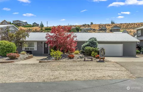300 Lake Front Rd, Orondo, WA 98843