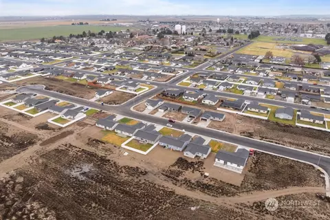 View/Area - 1027 E Cascade St, Othello, WA 99344 photo 2 of 5