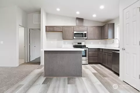 Kitchen - 1027 E Cascade St, Othello, WA 99344 photo 2 of 2