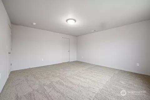 Bedroom - 1027 E Cascade St, Othello, WA 99344 photo 2 of 2