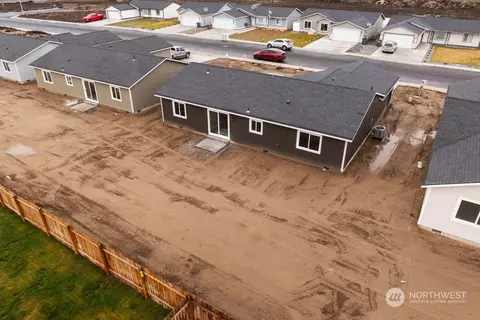 View/Area - 1027 E Cascade St, Othello, WA 99344 photo 3 of 5