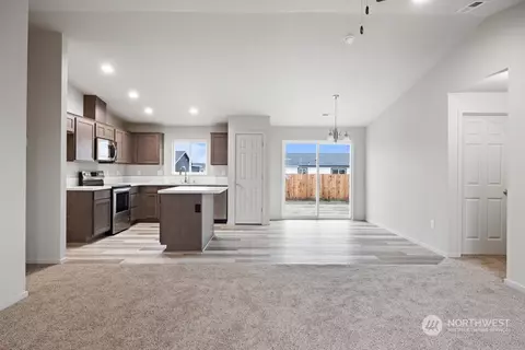Other - 1027 E Cascade St, Othello, WA 99344 photo 2 of 9