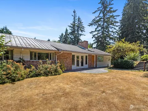 1034 108th Ave SE, Bellevue, WA 98004